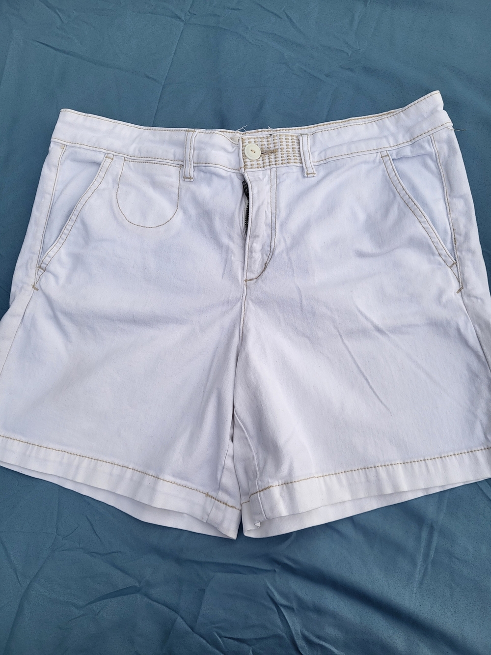 Anthropologie White Bermuda Shorts with Contrast‎ Stitching
